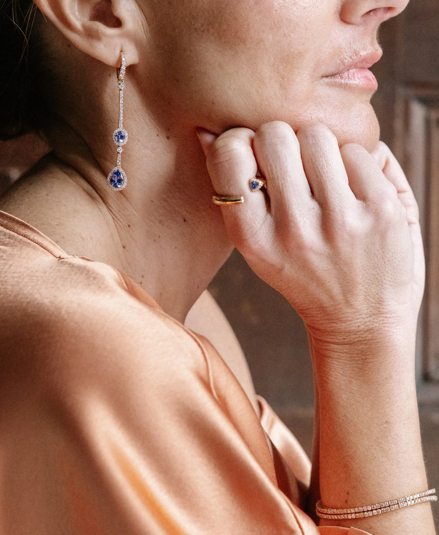 Anillo Abierto con Tanzanita y Diamante en Oro Rosa