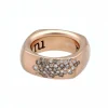 Anillo Ancho con Pavé de Diamantes Blancos y Brown en Oro Rosa