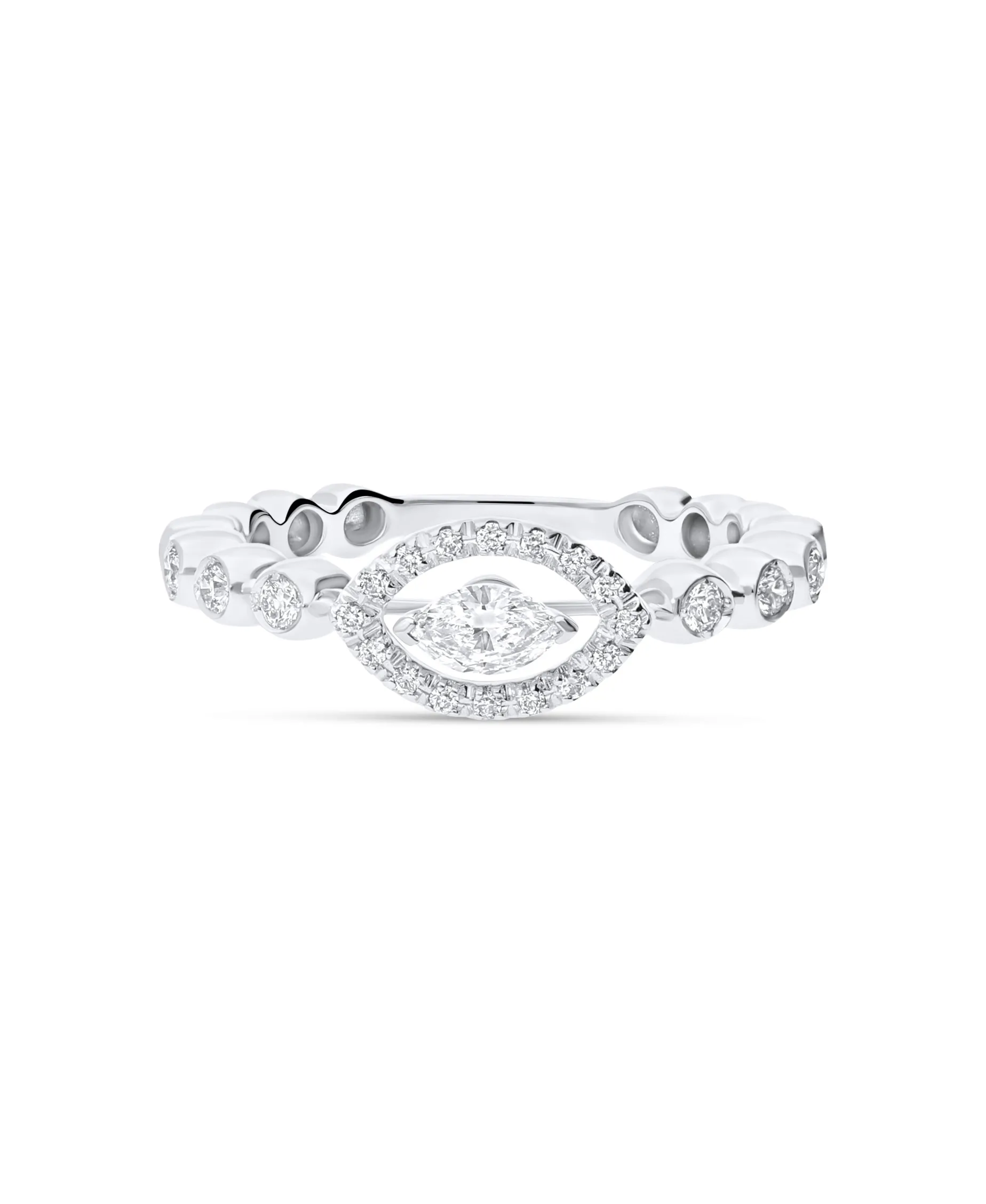 Anillo con Diamante Marquise y Halo en Oro Blanco