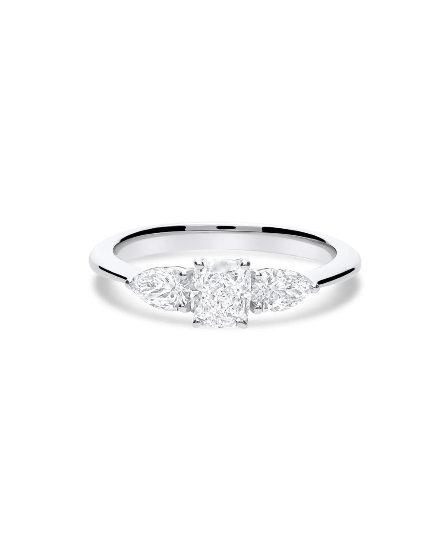 Anillo de Compromiso Tresillo con Diamante Oval y Pera 1,19 cts en Oro Blanco