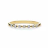 Anillo Fino con 7 Diamantes en Oro Amarillo