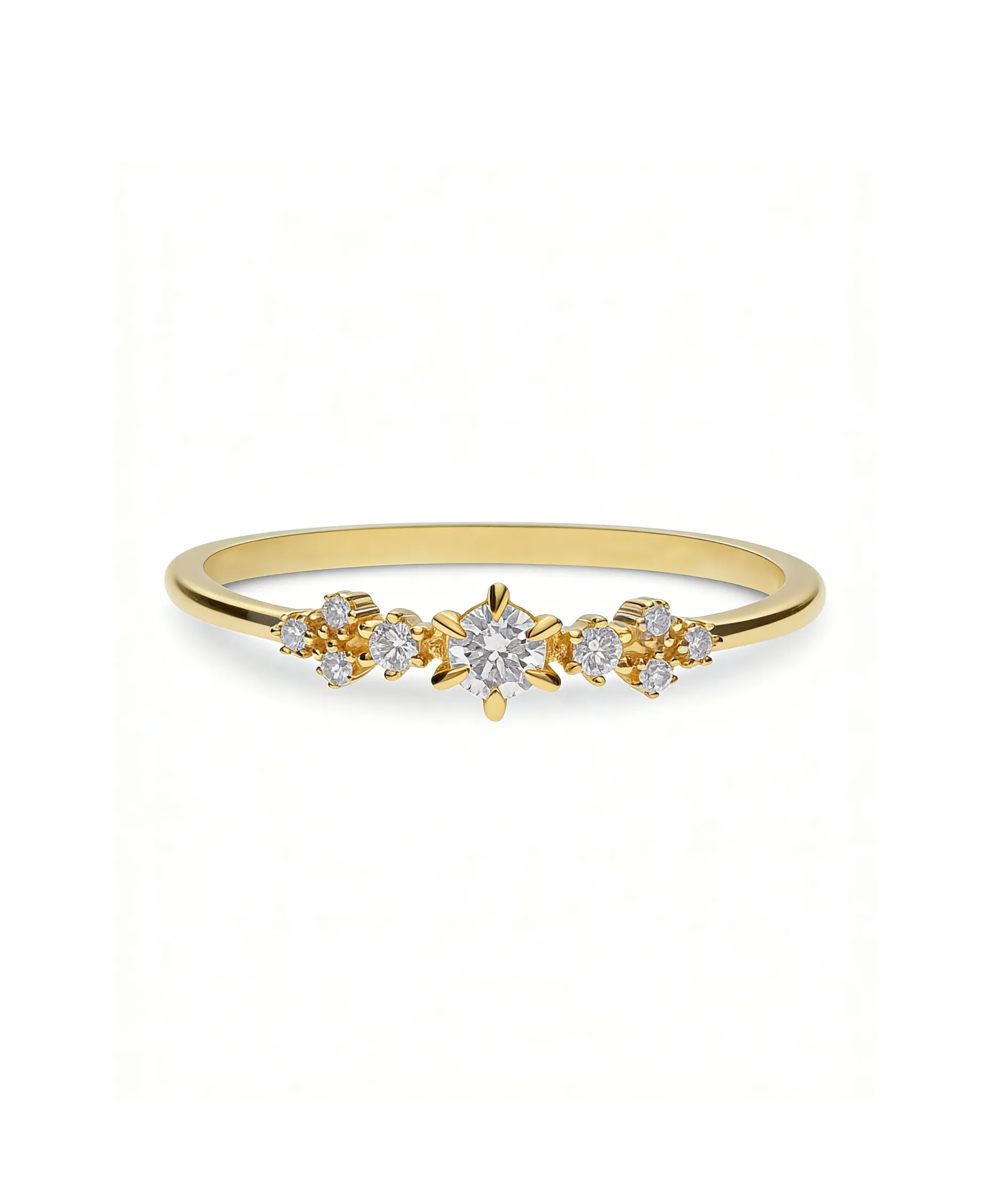 Anillo Fino con 9 Diamantes en Oro Amarillo