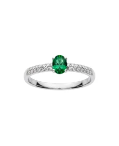 Anillo Solitario con Esmeralda Oval y Brazo de Diamantes