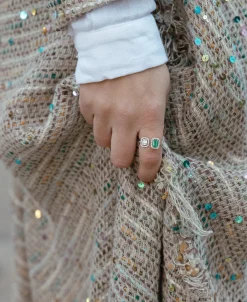 Anillo Tu y Yo con Diamantes y Esmeralda en Oro Bicolor