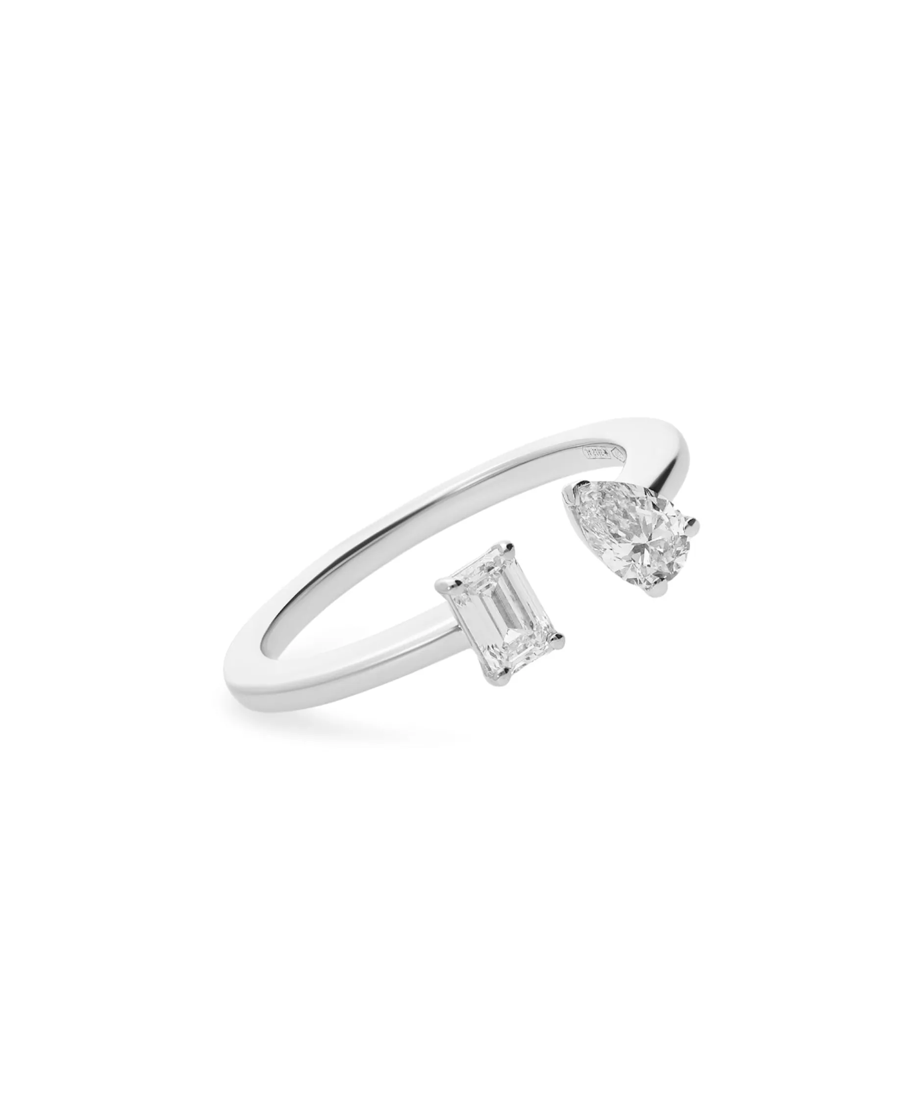 Anillo Tu y Yo Talla Esmeralda y Pera Oro Blanco