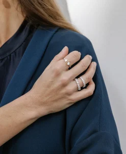 Anillo Tu y Yo Talla Esmeralda y Pera Oro Blanco