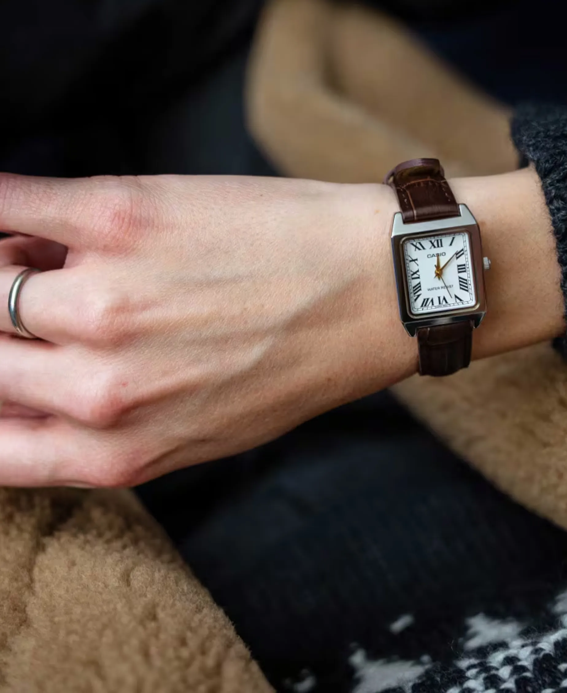 Casio LTP Rectangular Blanco 31 mm | LTP-B150L-7B2EF