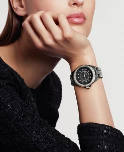Chanel J12 Black Calibre 12.2 Cerámica Con Bisel De Diamantes 38 mm | H6526
