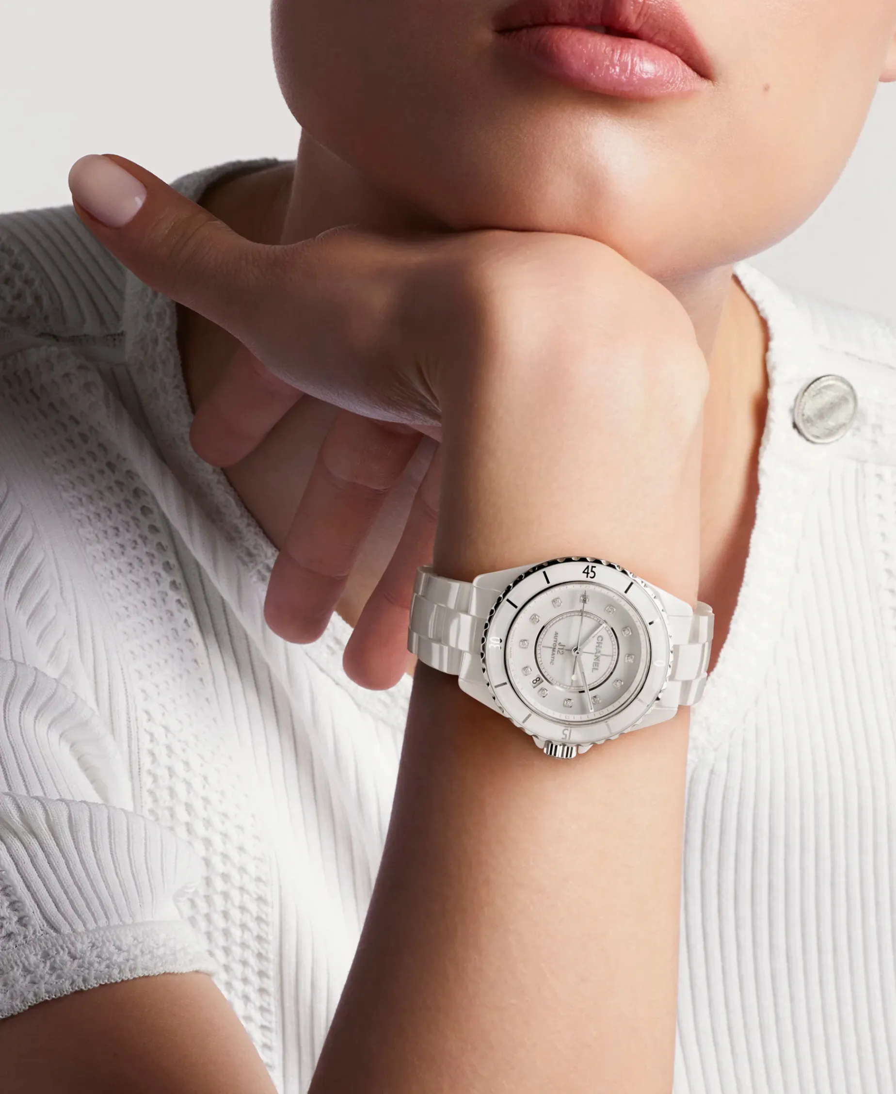 Chanel J12 White Cerámica Con Diamantes 38 mm | H5705