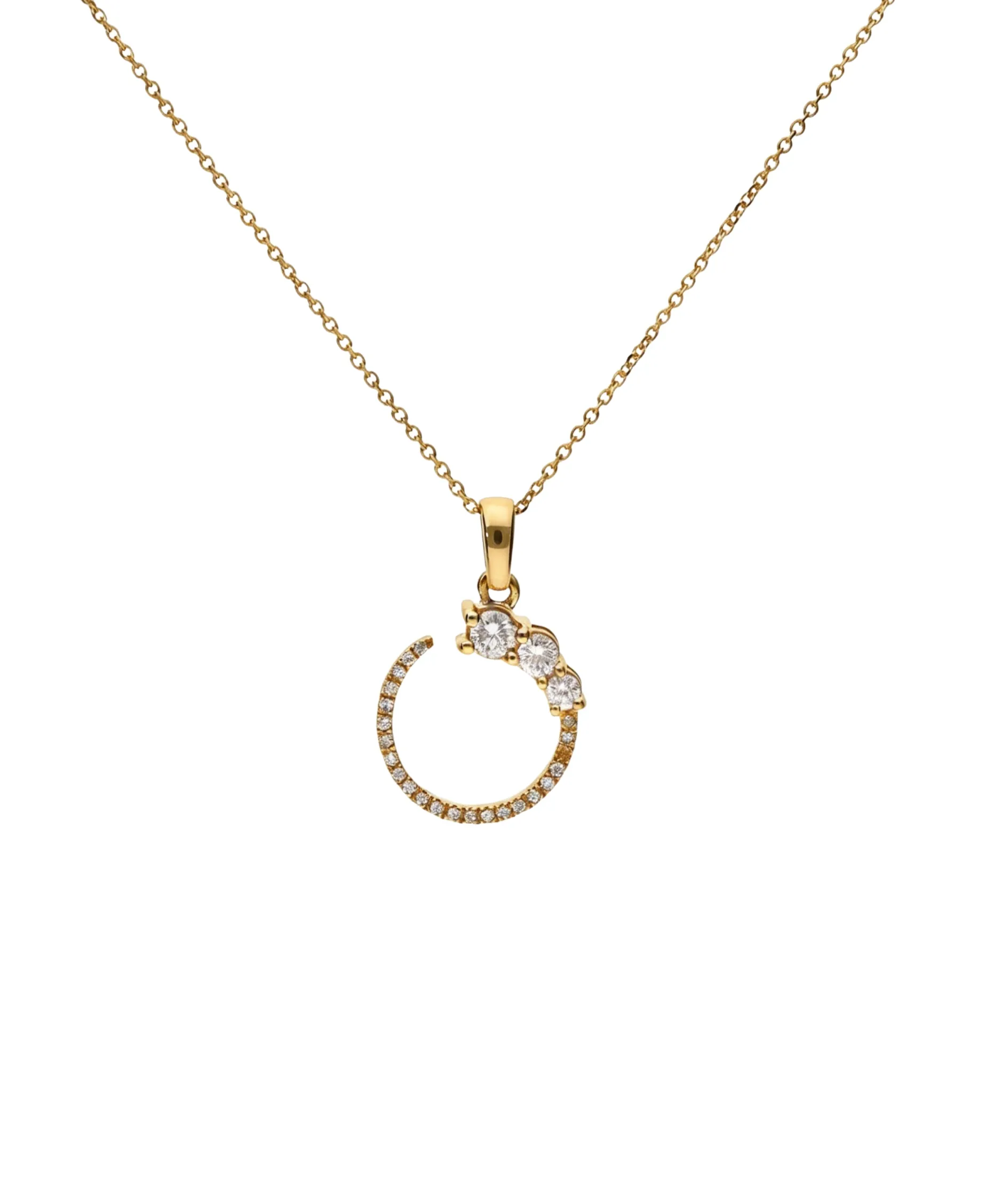 Colgante con Aro Abierto Mini con Diamantes en Oro Amarillo