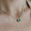 Colgante Diamantes y Esmeralda Talla Esmeralda 0,56 cts en Oro Blanco