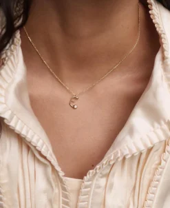 Collar con Colgante inicial E PDPAOLA Plata Baño de Oro 18K | CO01‑B78‑U