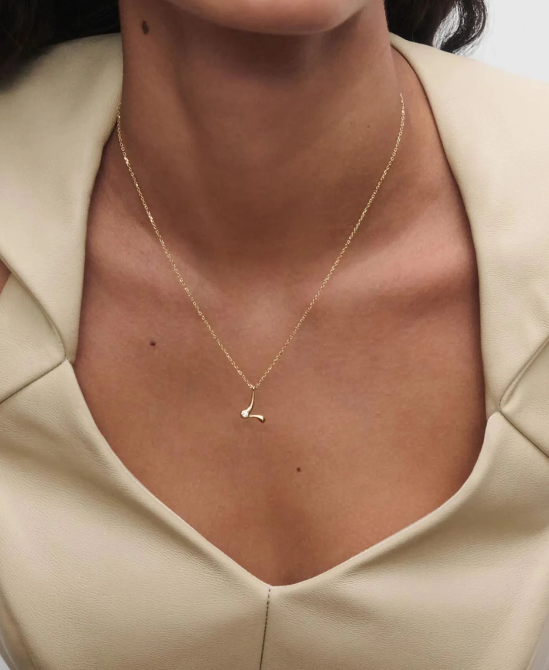Collar con Colgante inicial L PDPAOLA Plata Baño de Oro 18K | CO01-B85-U