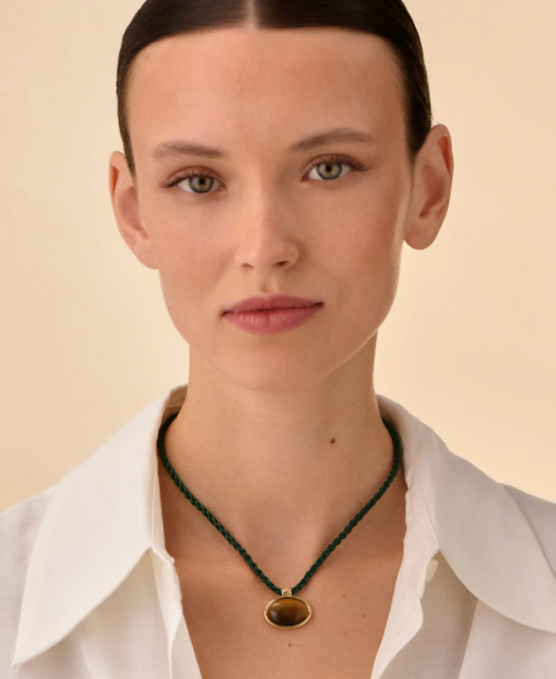 Collar Corto AGATHA París Rhea Cordon Trenzado Ojo de Tigre Dorado | 02680249-274-TU