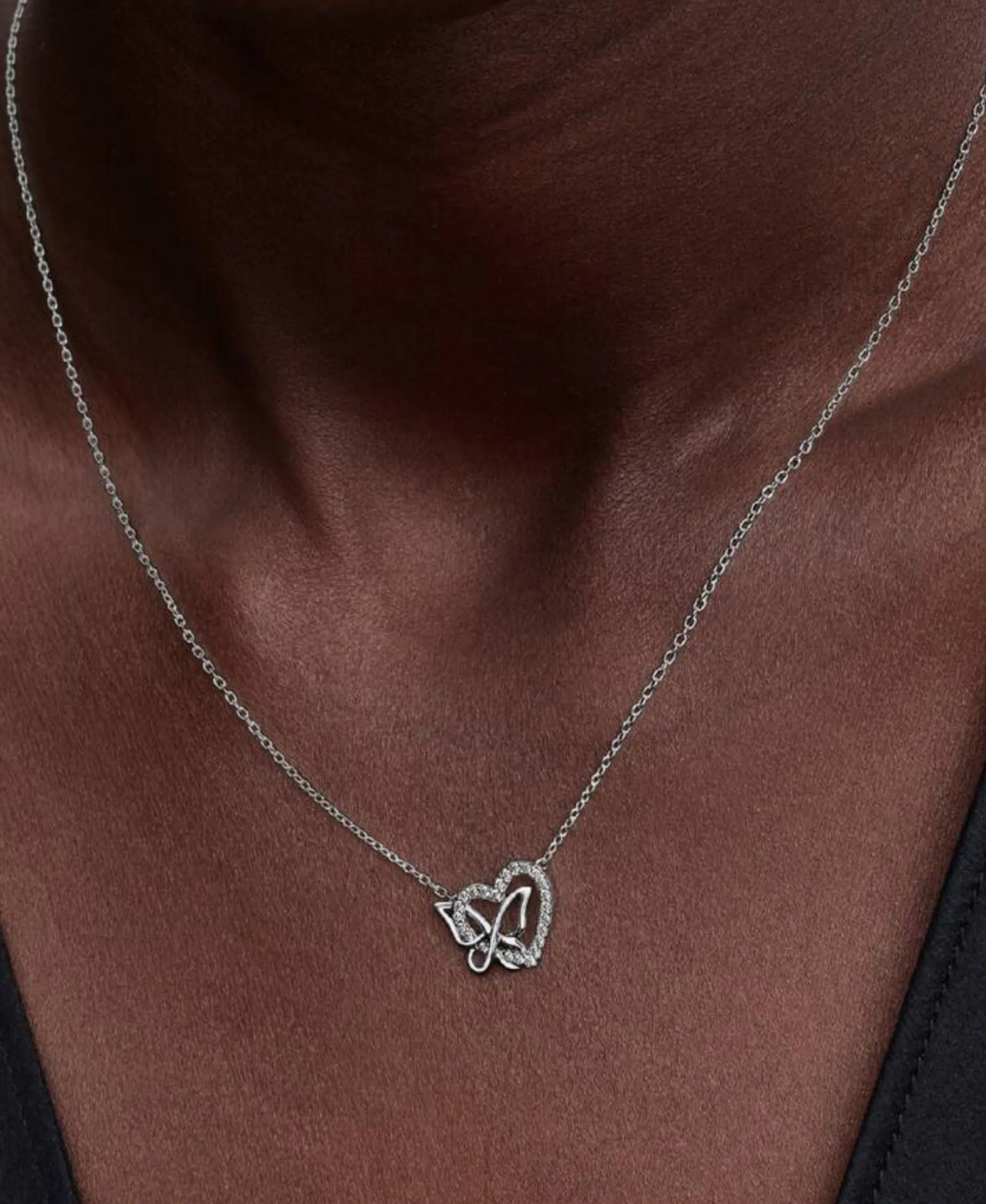 Collar Pandora Corazón y Mariposa Entrelazados | 394477C01-45