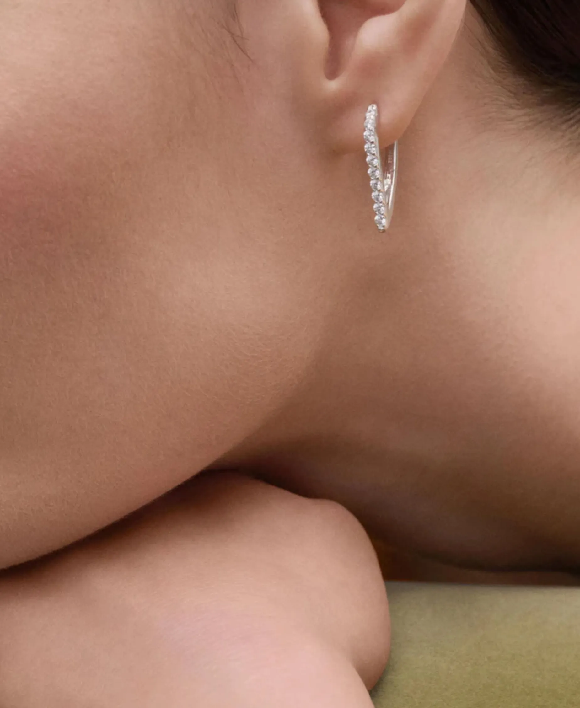 Pendientes de Aro Gloss PDPAOLA Plata con Baño de Rodio y Circonitas Blancas | AR02-G27-U
