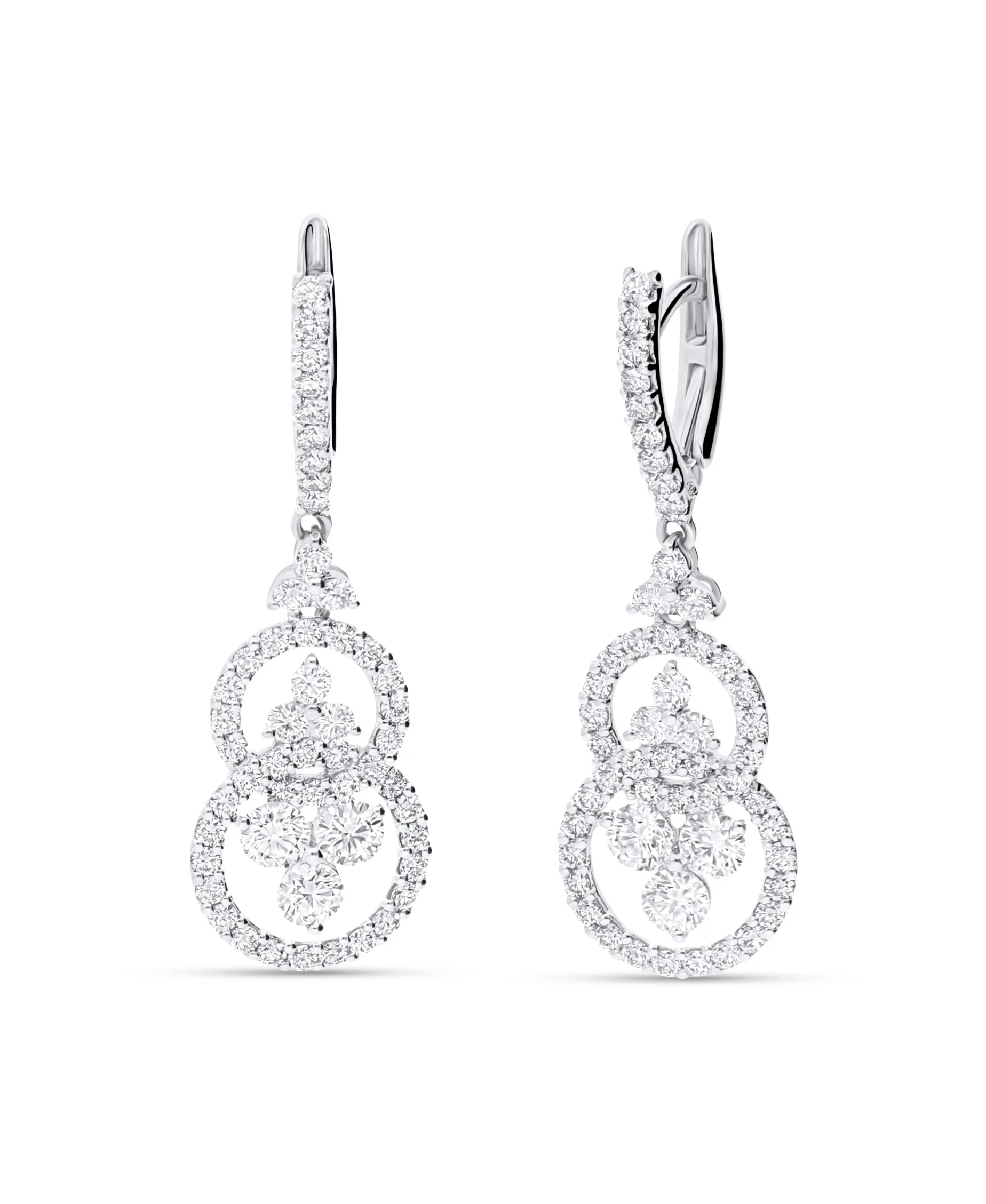 Pendientes Largos de Círculos y Rosetas con Diamantes 1,86 cts en Oro Blanco