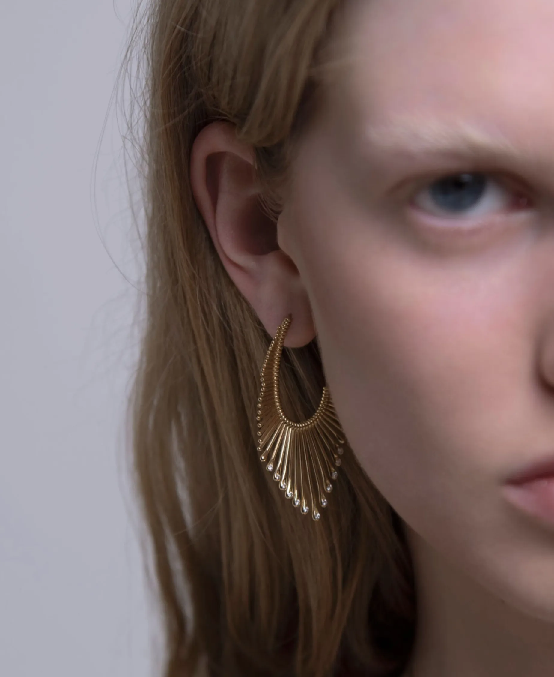 Pendientes Sunray L con Diamantes en Oro Amarillo