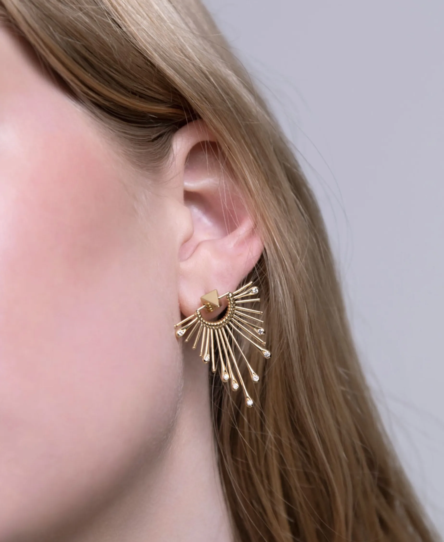 Pendientes Sunray M con diamantes en Oro Amarillo