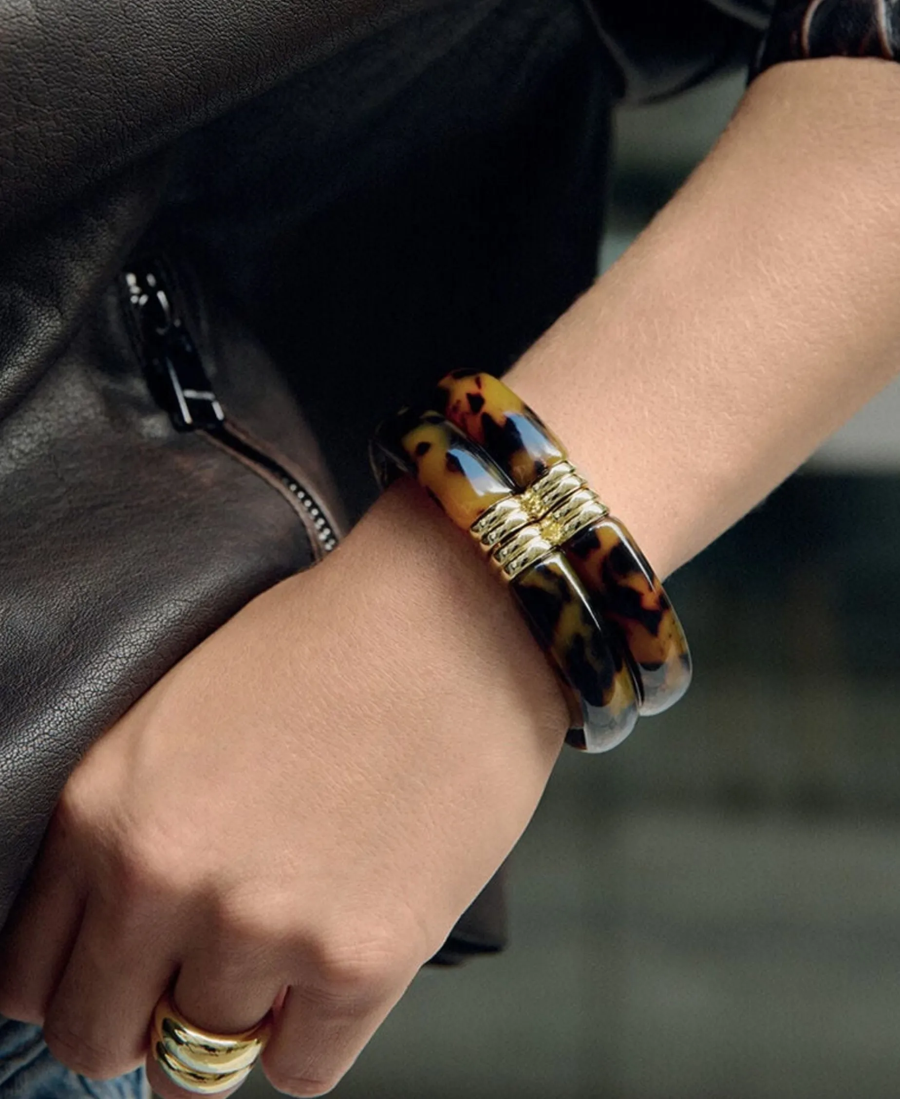 Pulsera Esclava Royal AGATHA París Concha Dorado | 02470350-173-TU