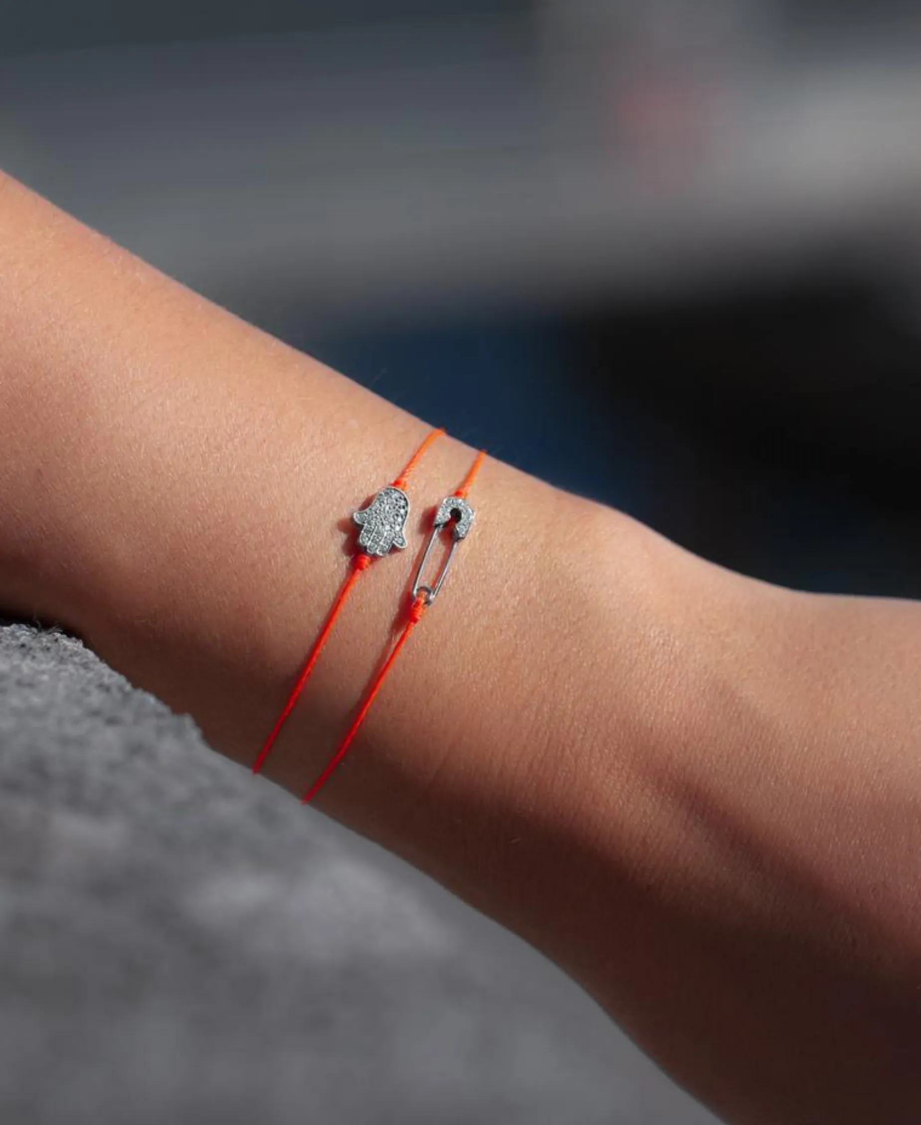 Pulsera Redline Fatma Oro Blanco Hilo Rojo | 163B