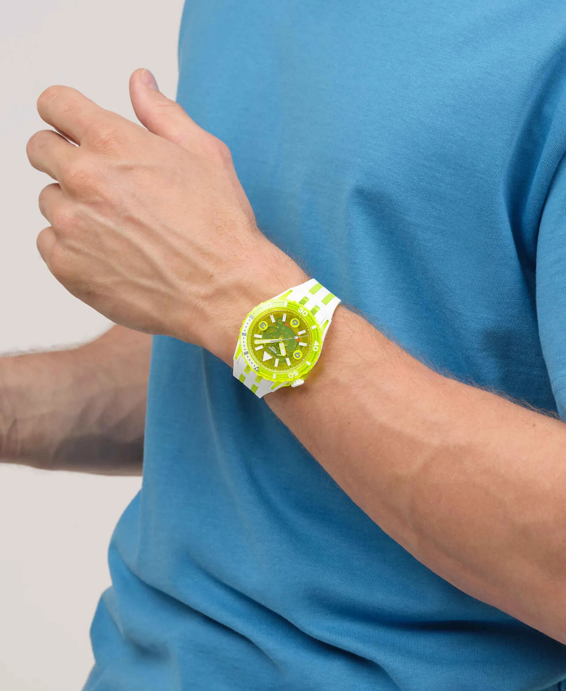 Swatch Scubaqua Egg Yolk 44 mm | SSCU09J100